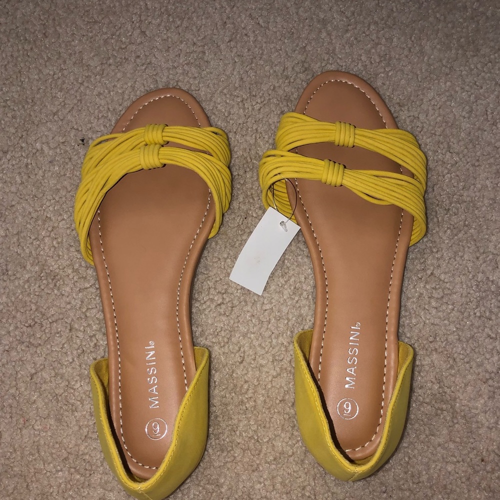 yellow flats NWT